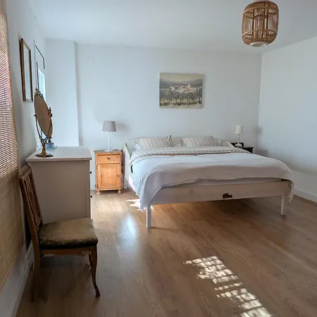 River Ebro Apartament Mora d'Ebre